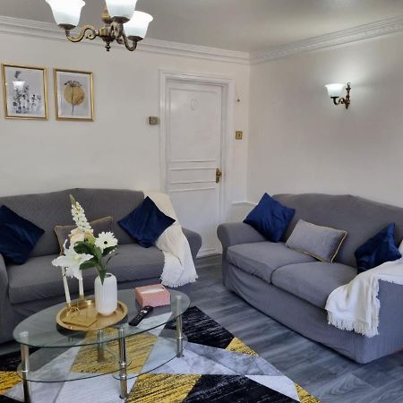 Centrally Located W/ Free Parking & Smart Tv Leeds  Buitenkant foto