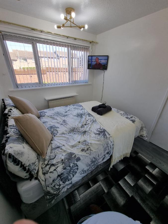 Centrally Located W/ Free Parking & Smart Tv Leeds  Buitenkant foto