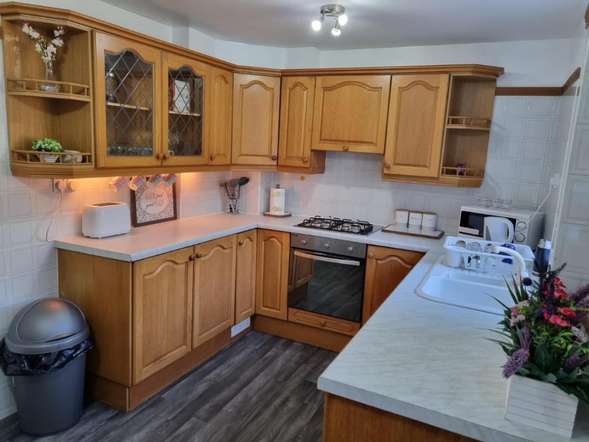 Centrally Located W/ Free Parking & Smart Tv Leeds  Buitenkant foto
