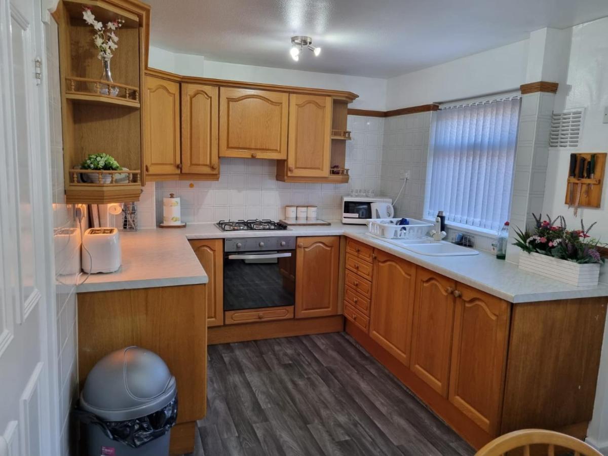 Centrally Located W/ Free Parking & Smart Tv Leeds  Buitenkant foto